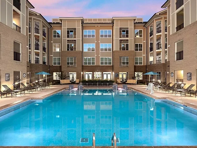 Abberly Solaire
