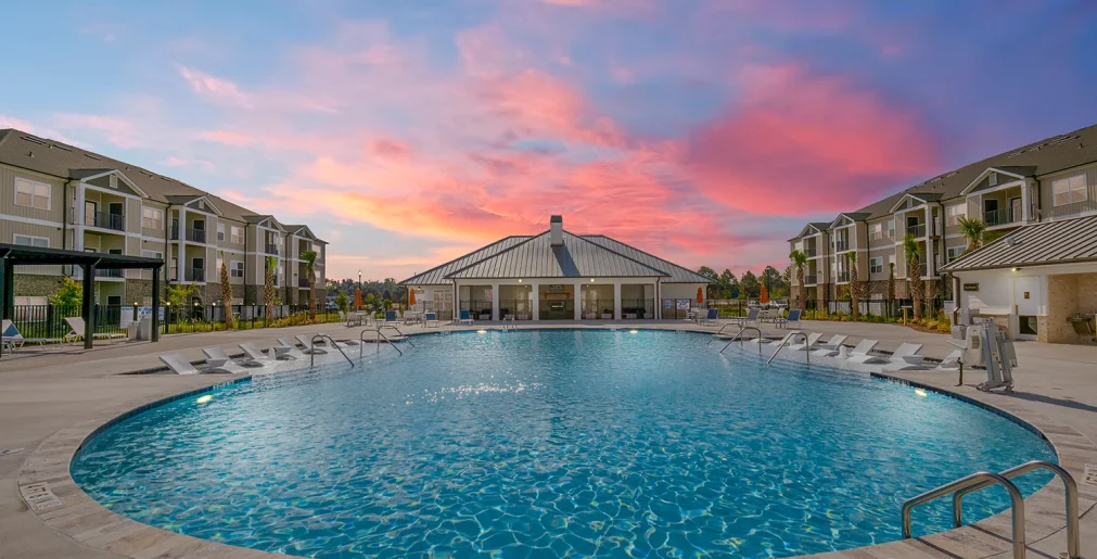 Crescent Pointe